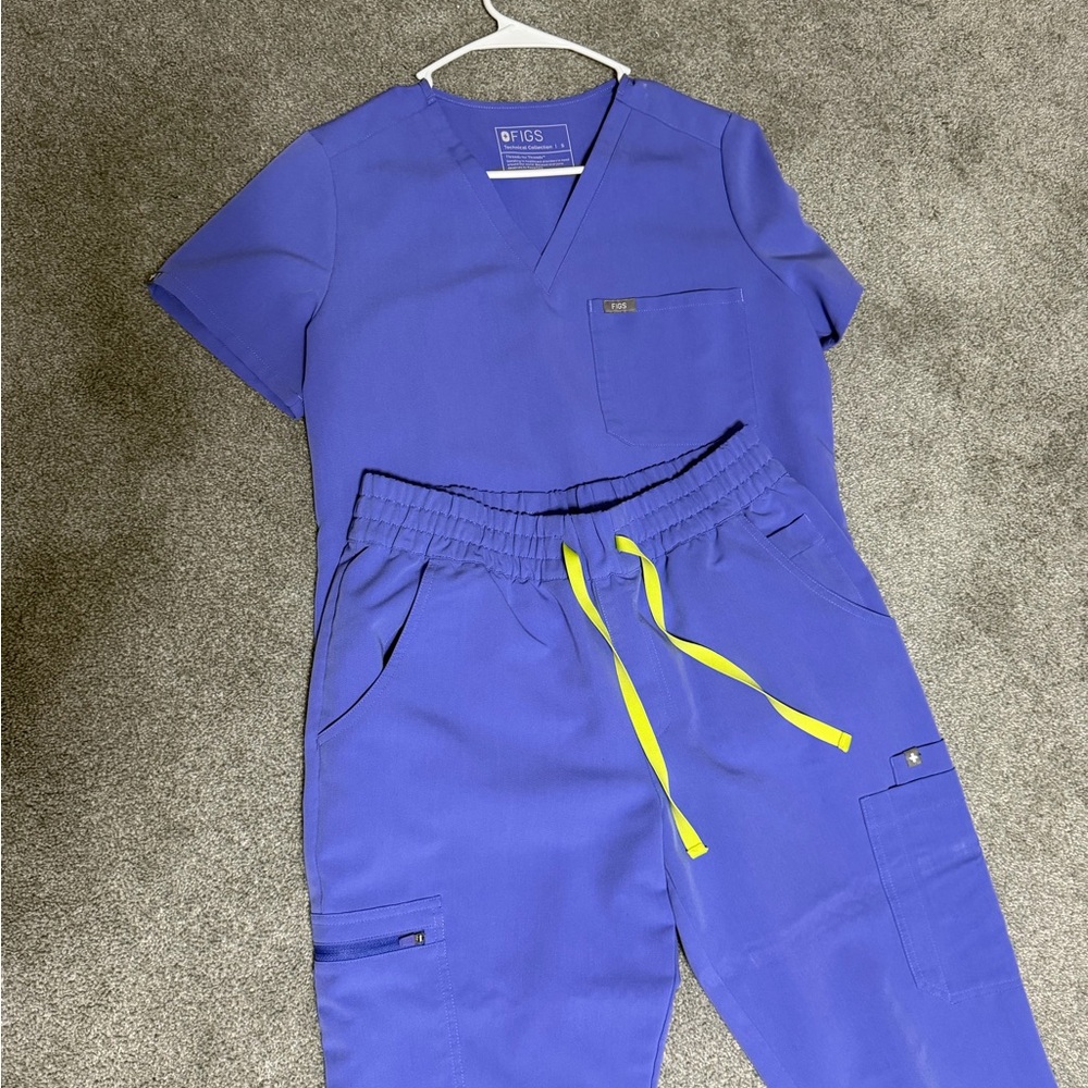 FIGS Violet Purple Scrub Set